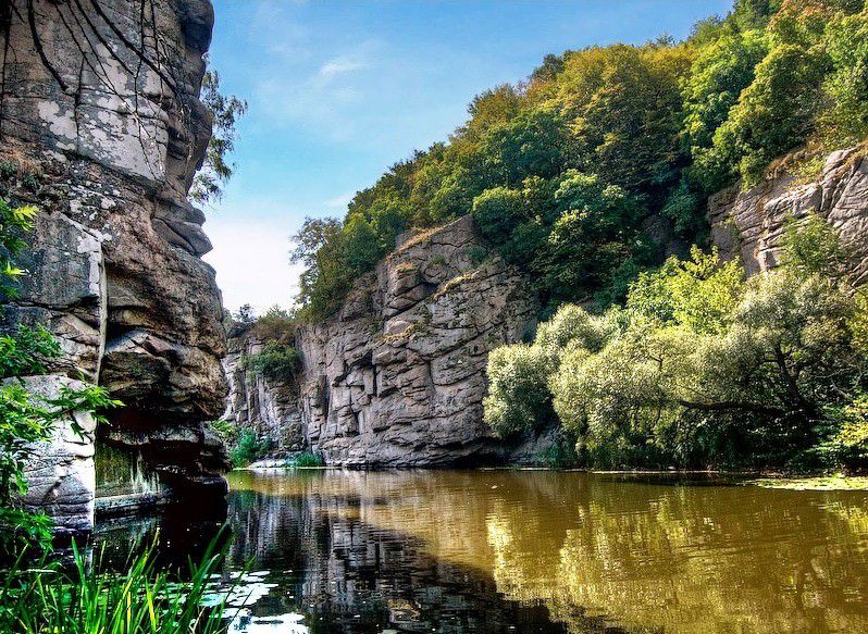 14 озер, водоспадів, каньйонів та заток: невідомі водойми України